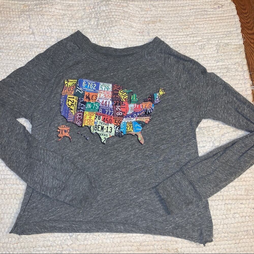 NWOT UNITED STATES AMERICA MAP LONG SLEEVED CROP TEE XS